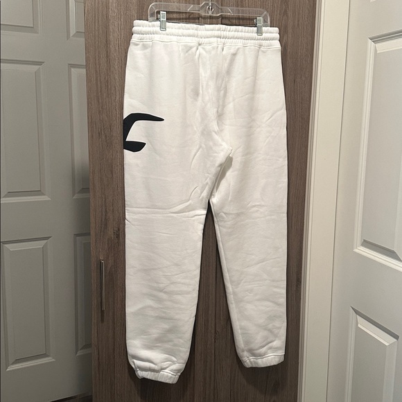 NWOT Hollister White Fleece Joggers with Black Logo - Picture 5 of 5